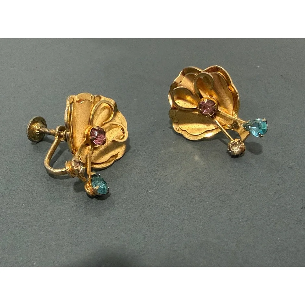 Bugbee & Niles B.N. Vintage Screw Back Earrings‎ Gold Tone Pink Blue Rhinestone